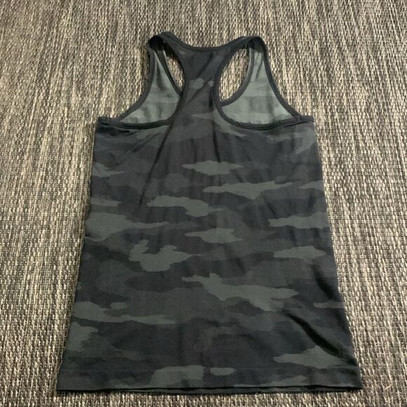 Athleta speedlight camo tank black - Picture 2 of 5
